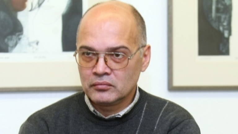 Тихомир Безлов предупреди, че Паскал може да си осигури политически чадър