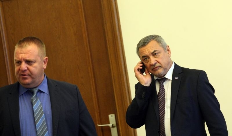 Вицепремиерът Валери Симеонов премина в яростна атака срещу прекия си