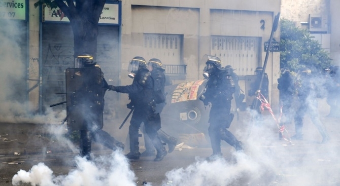 Властите на френската столица се готвят за предвидените за днес