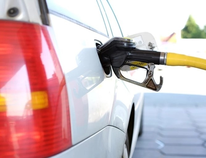 Поетапното нарастване на цените на горивата от началото на годината