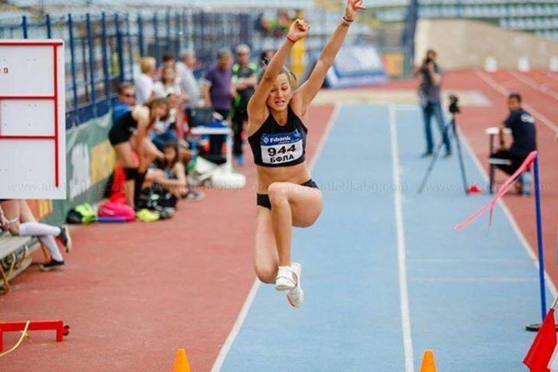 Ариана Кузманова спечели златния медал в скока на дължина на