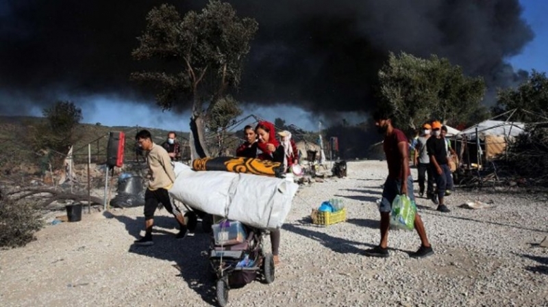 Втори пожар опустоши останките на бежанския лагер в Гърция