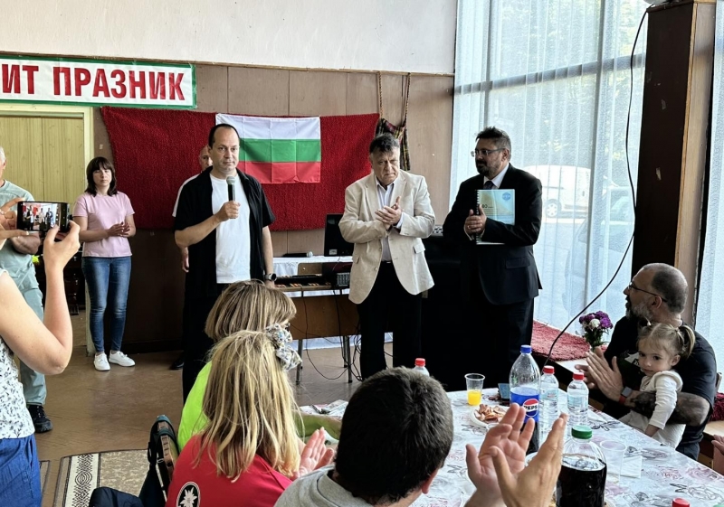 Калин Каменов и министър Георги Вълчев се срещнаха с ръководителите на Националния поход „Козлодуй – Околчица“ в село Баница /снимки/