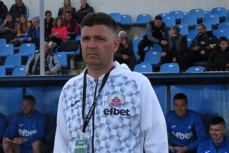 Старши треньорът на Монтана Ангел Стойков подаде оставка а ръководството
