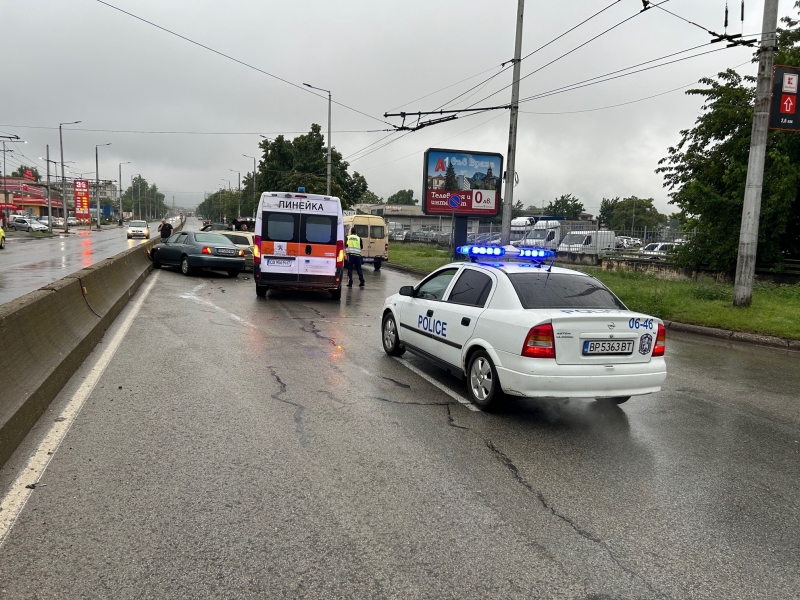 Две коли катастрофираха във Враца видя първо репортер на информационна