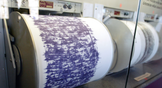 Земетресение с магнитуд около 4 9 по Рихтер е регистрирано тази сутрин