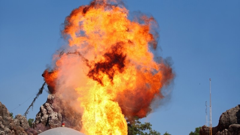 Най малко 22 души включително цивилни са ранени снощи при руски въздушен