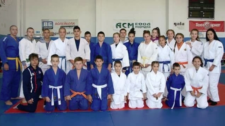 Състезателите на видинския спортен клуб по самбо и джудо Бъдин