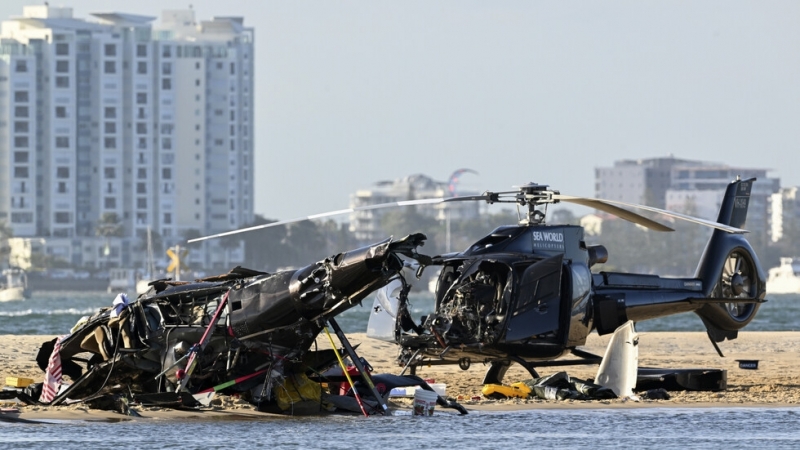 Два хеликоптера се сблъскаха във въздуха в резултат на което