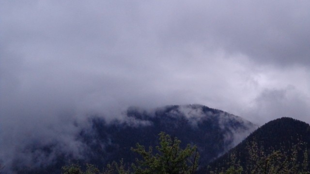 Първият почивен ден ще започне с облачно време но валежи