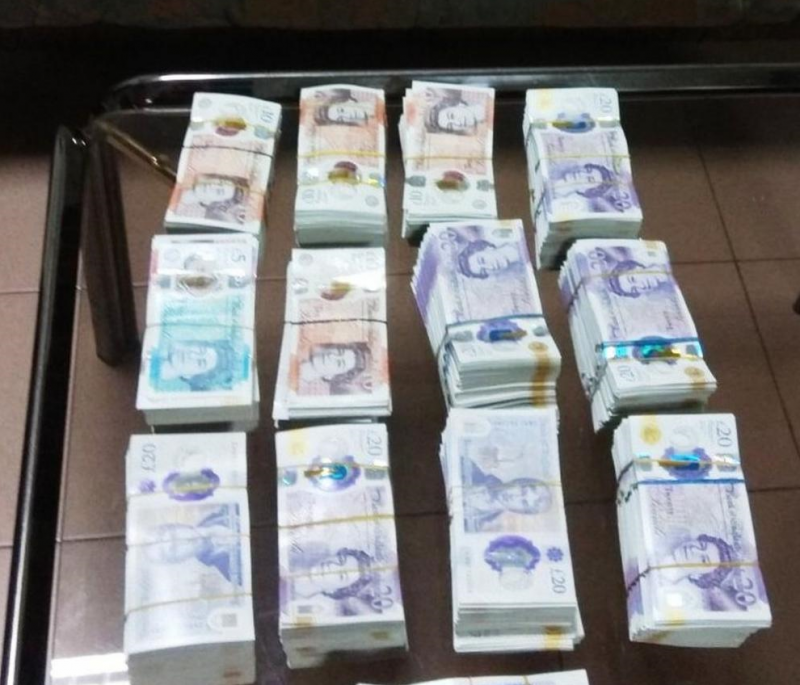 Митнически служители задържаха недекларирана валута с левова равностойност 404 144