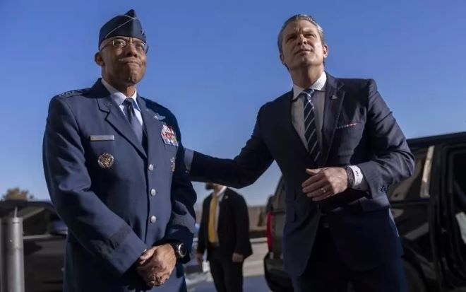 Президентът на САЩ Доналд Тръмп уволни най висшия американски военен и