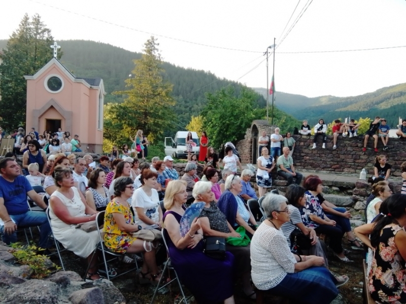 Любители на музиката се събраха на концерт в руините на катедрала в Чипровци