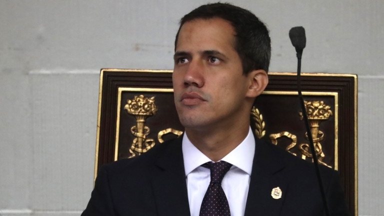 Върховният съд на Венецуела се опитва да лиши временния президент