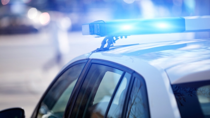 Четирима мъже и една жена са задържани от полицията заради