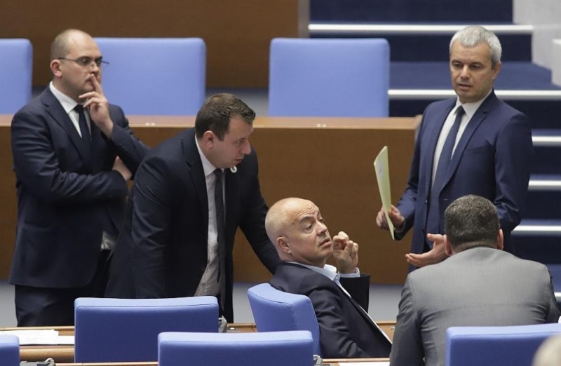 НС отхвърли предложението на „Възраждане“ и ИТН за референдум за запазване на лева до 2043 г.