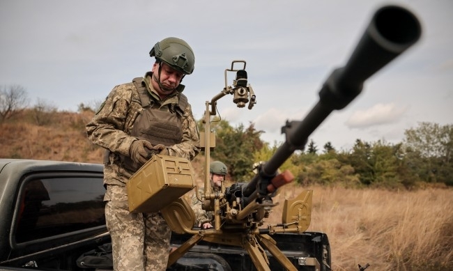 Украинската армия заяви че отблъсква непрестанните руски атаки срещу опустошения
