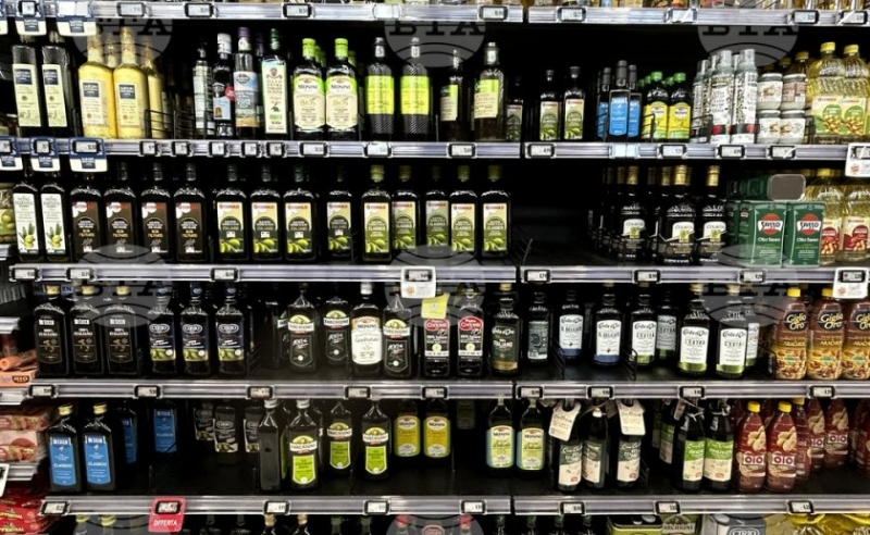 Лявото испанското правителство реши да премахне ДДС върху зехтина цената
