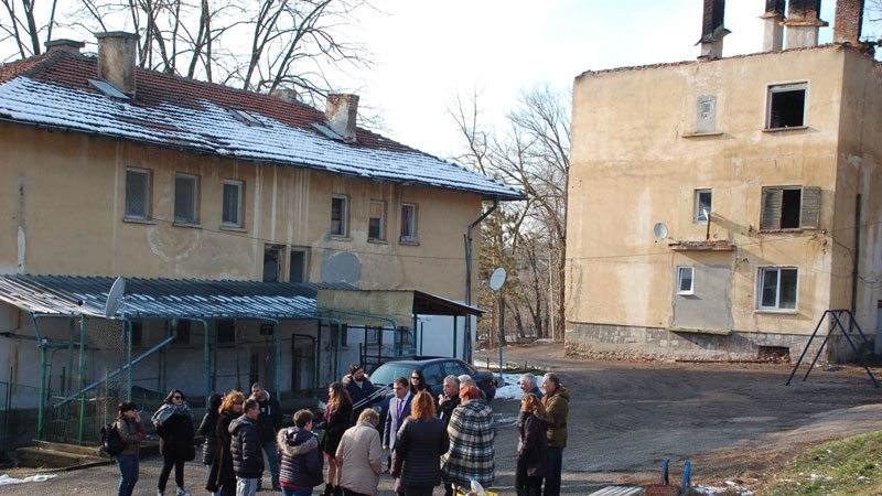 Събраха парите за ремонта на покрива на опожарения блок в