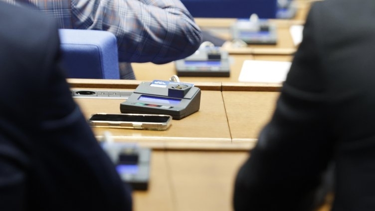 240 те депутати в 51 ото Народно събрание са получили