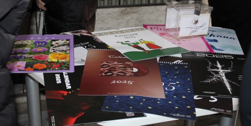 Благотворителна изложба базар Календария  2025  бе открита днес във фоайето на