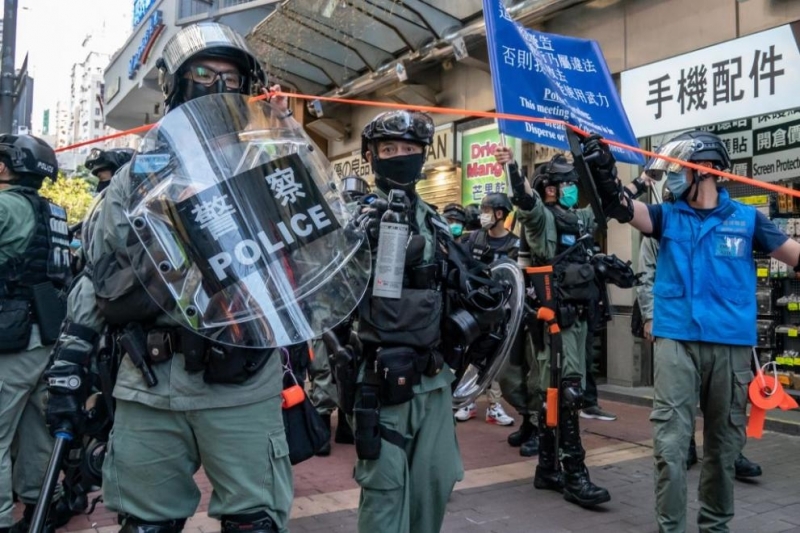 Хонконгската полиция съобщи днес, че е арестувала седем души, "за