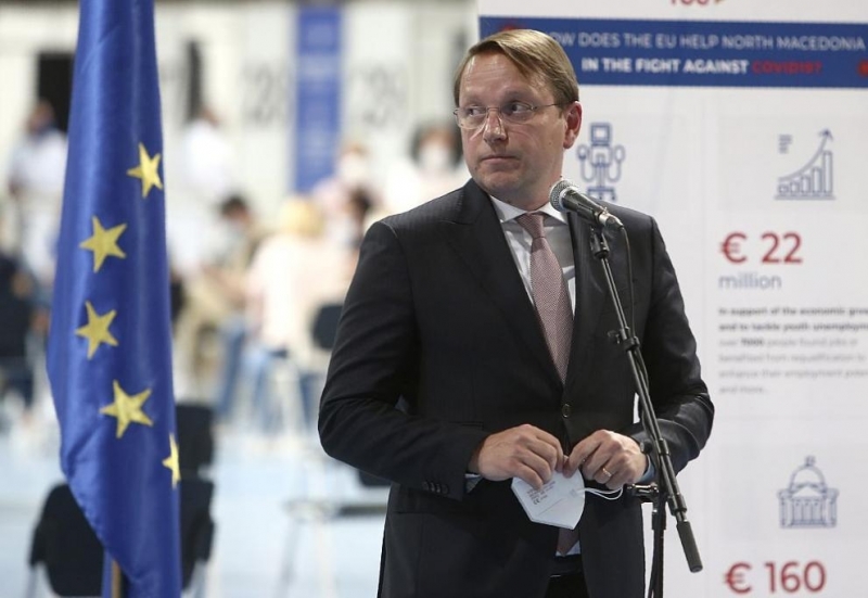 Kомисарят по въпросите на съседството и разширяването Оливер Вархеи ще