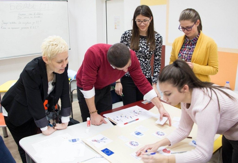 Младшите и старшите посланици от ППМГ Враца проведоха уъркшоп на