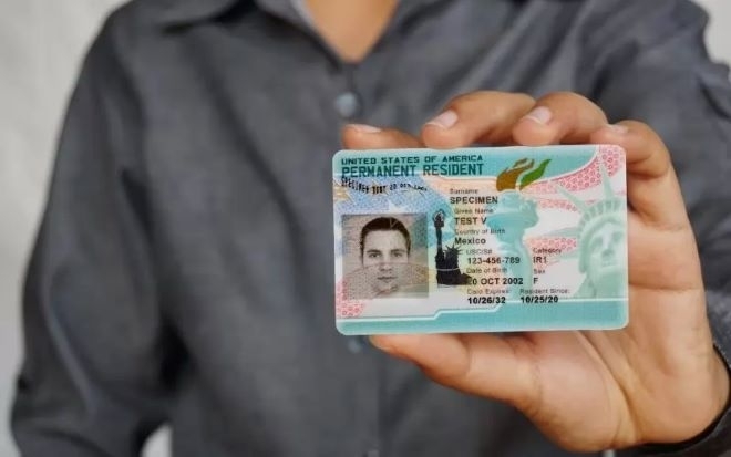 САЩ спират издаването на зелени карти от своята територия