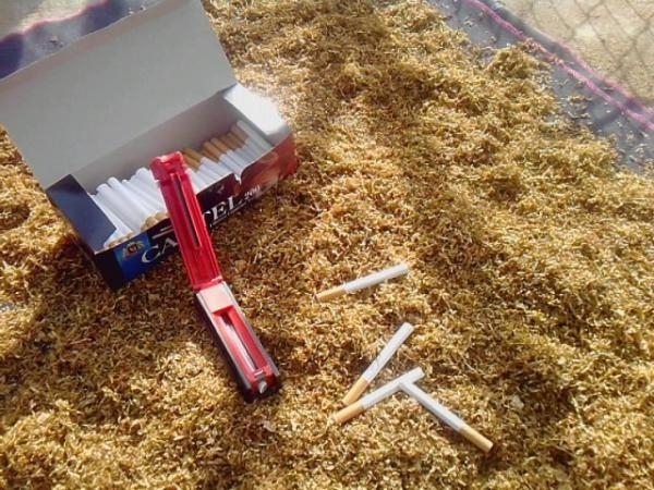 Общо 3 800 кг нарязан тютюн и 900 къса цигари без