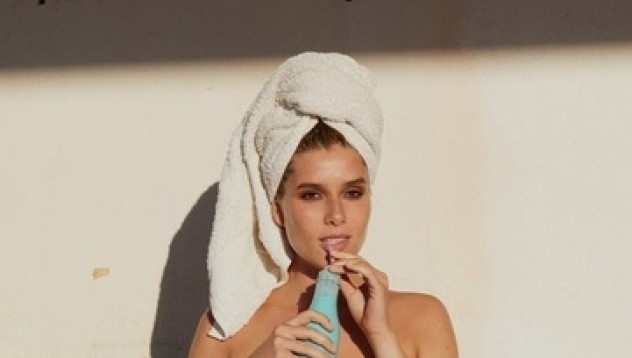 Нина Уик започва своя ден с едно скромно преминаване през