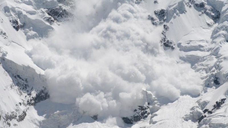 Един скиор е загинал а друг е в критично състояние