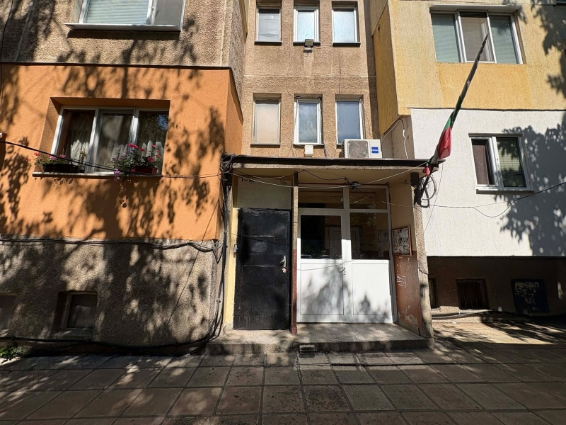 Кървавата случка е от вчера пред блок 26 в ж