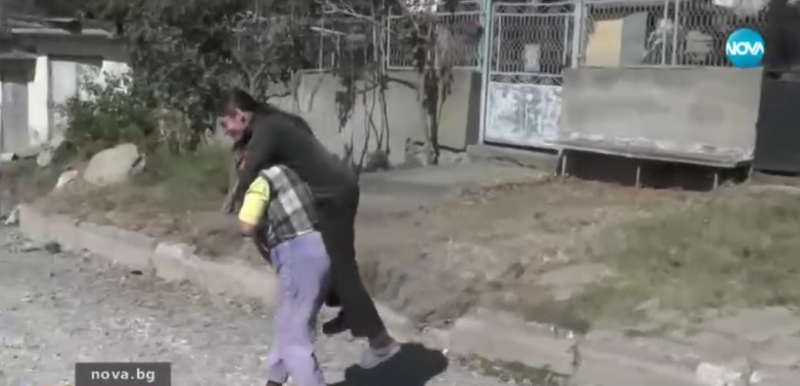 Най пострадалите преди близо три месеца улици в Мизия все още