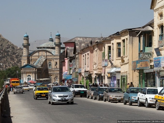 Бунтовници са убили трима чужденци които работели за международна компания