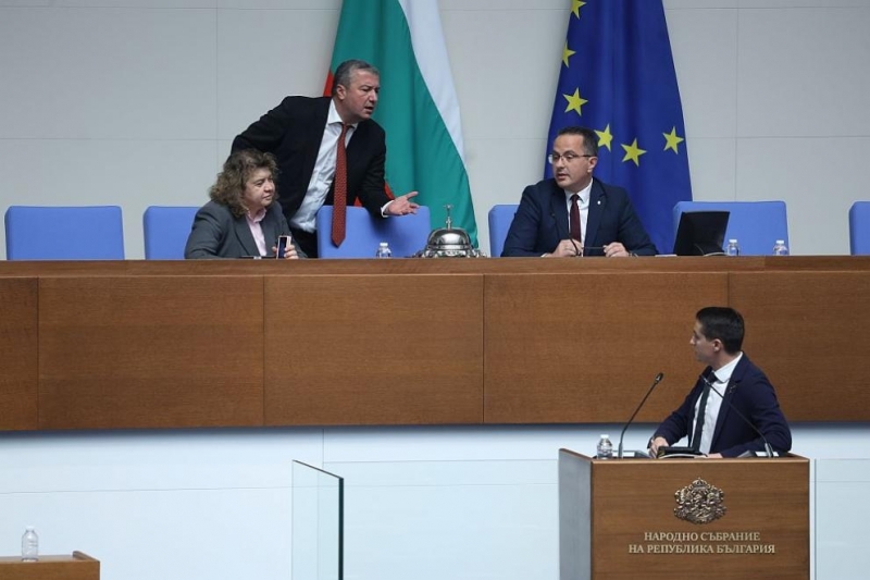 Прекратиха предсрочно заседанието на НС заради пререкание между депутати от ПП-ДБ и Цончо Ганев