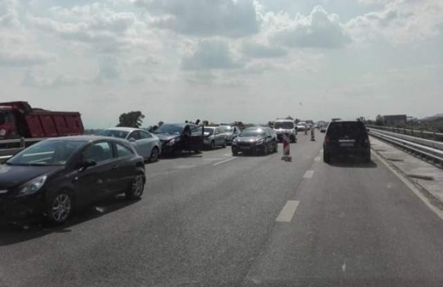 Катастрофа затруднява движението по AM Тракия посока Бургас По първоначални