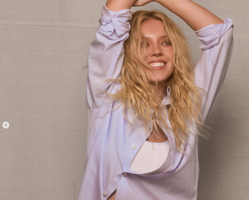 Последната фотосесия на Сидни Суини за новата ѝ марка бельо