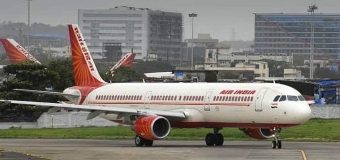 Хиляди хора по целия свят останаха блокирани на летищата след