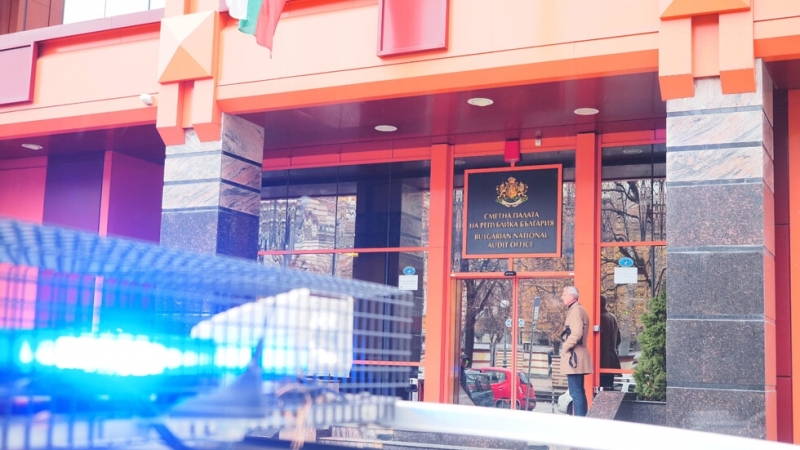 Сигнал за бомба е подаден в Сметната палата съобщиха от