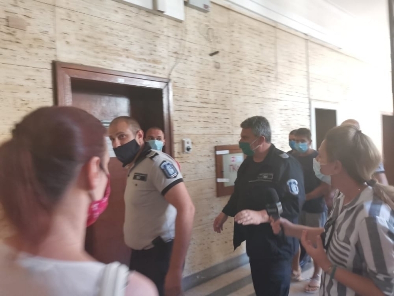 Врачанският окръжен съд днес остави без уважение молбата на подсъдимия