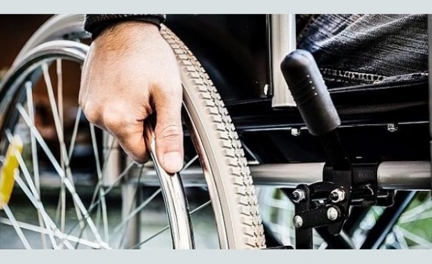 Цялата политика за хората с увреждания създава една огромна бездна