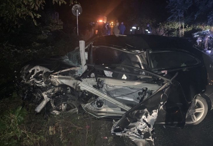 Младеж с БМВ е катастрофирал във Враца съобщиха от полицията Пътният