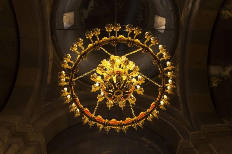 На 6 януари арменците празнуват Коледа Арменската църква отбелязва в един