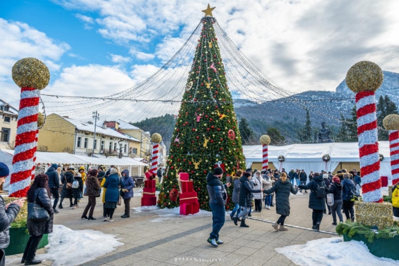 В духа на българските обичаи и народната памет Враца отново