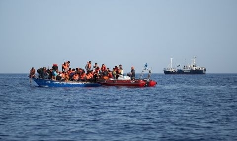 Кипърските власти са спасили стотици мигранти които са тръгнали от