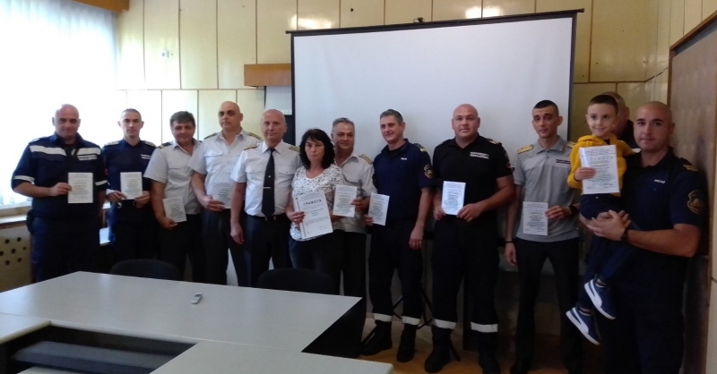 На тържествена церемония комисар Стилиян Пешев – директор на РДПБЗН Видин