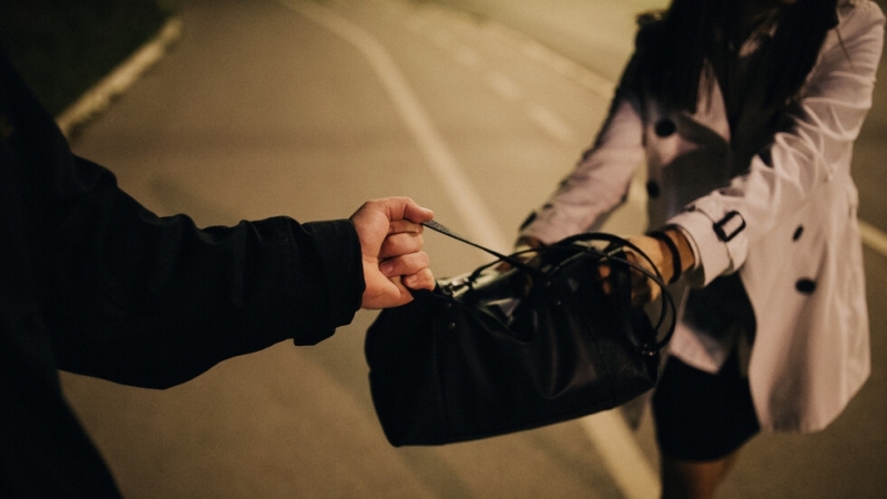 Полицията е заловила бандитите които по рано тази седмица нападнаха жена