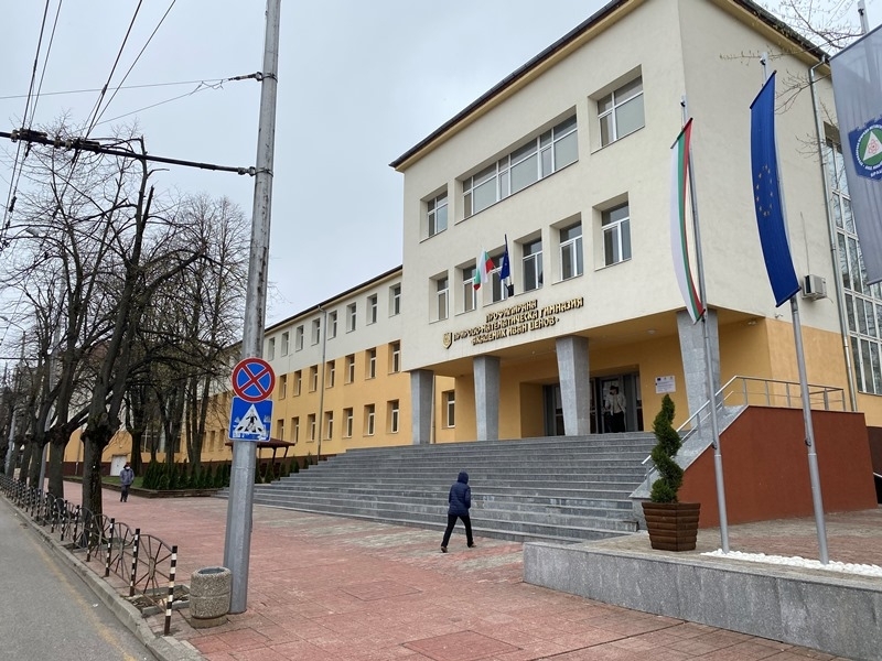 Обстановката пред изборните секции във Враца е спокойна към 14