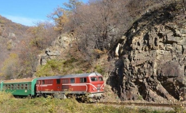 Мъж на 48 години се е хвърлил под колелата на